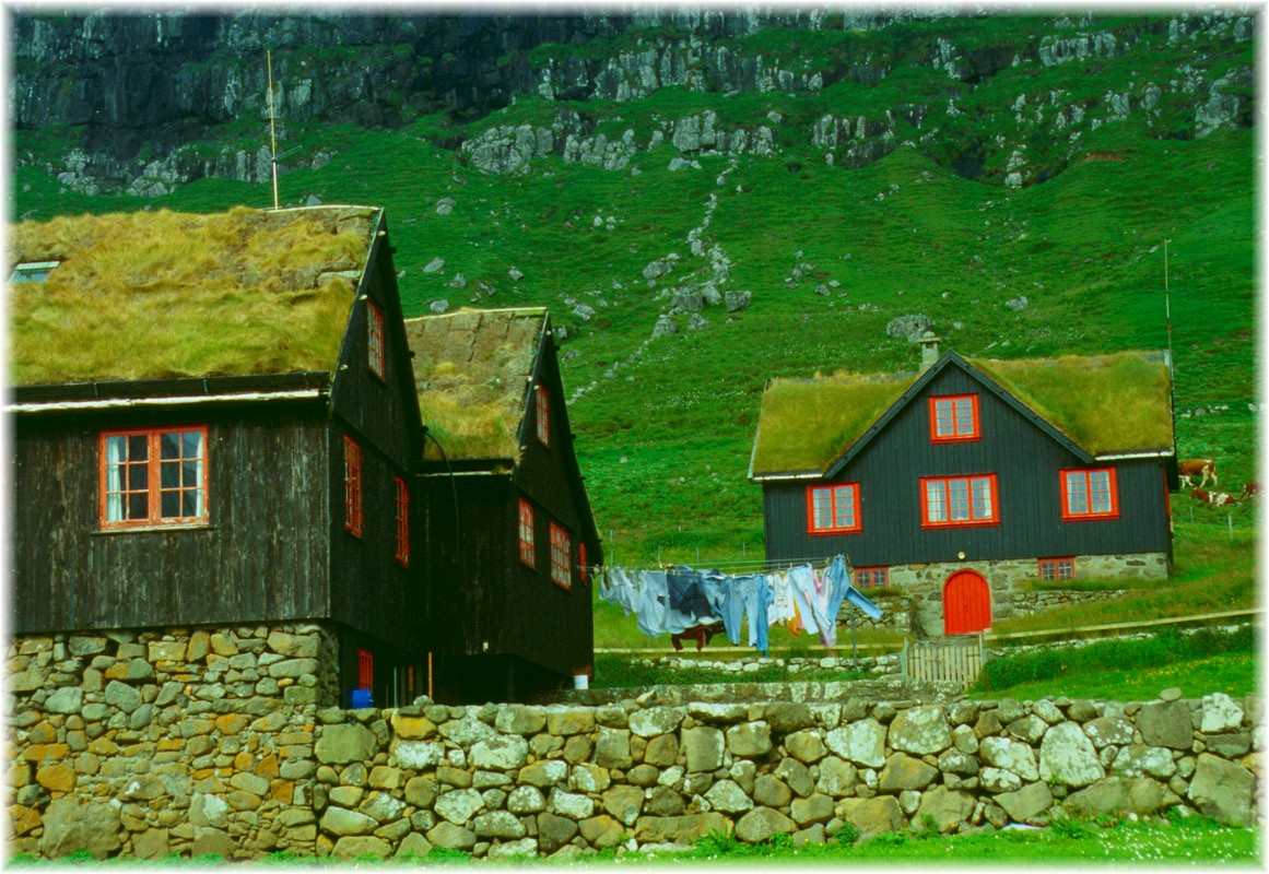 Färöer Inseln, Kirkjubr