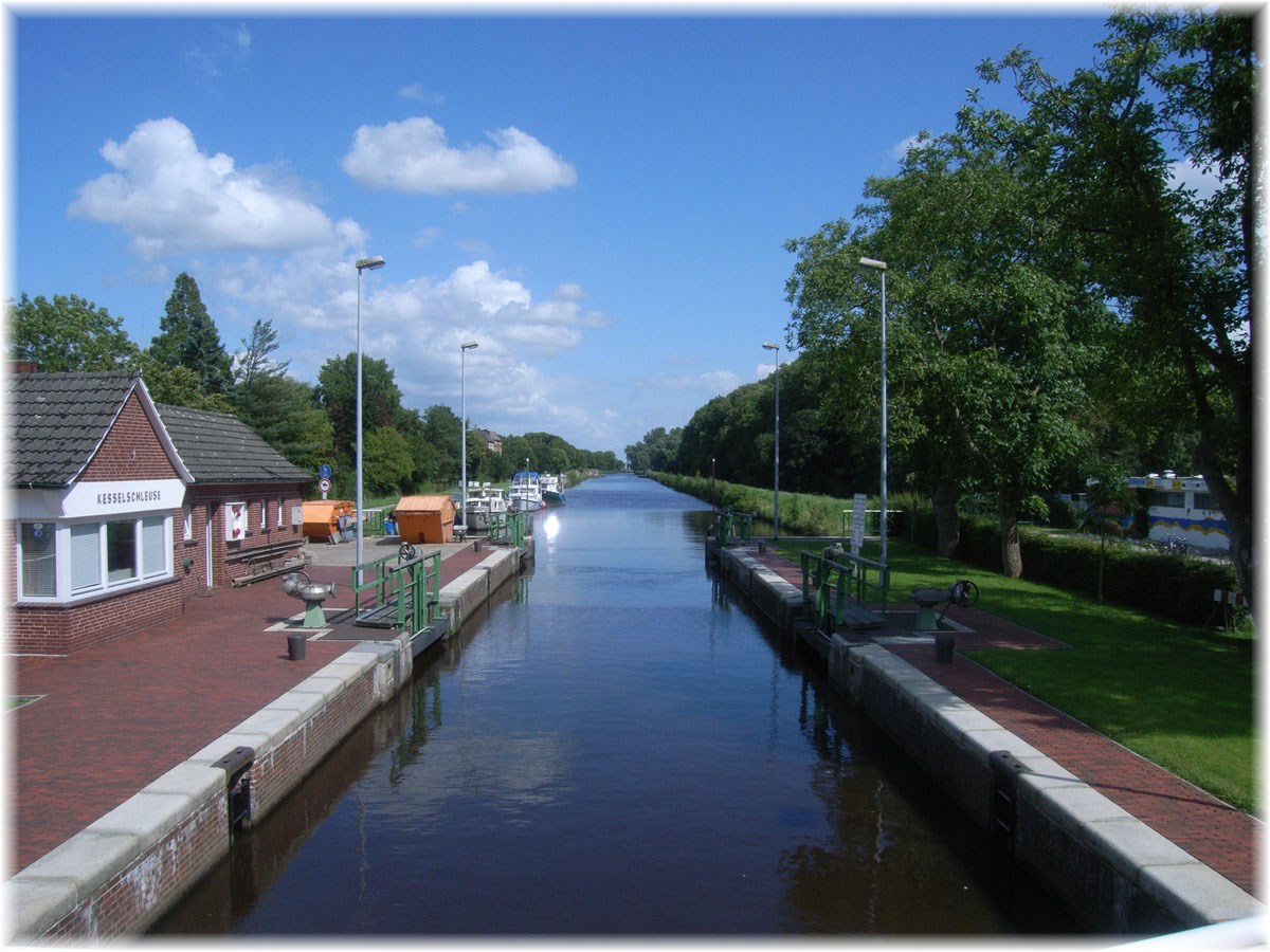 Nordseeküstenradweg, North Sea Cycle Route, Deutschland, Kesselschleuse in Emden