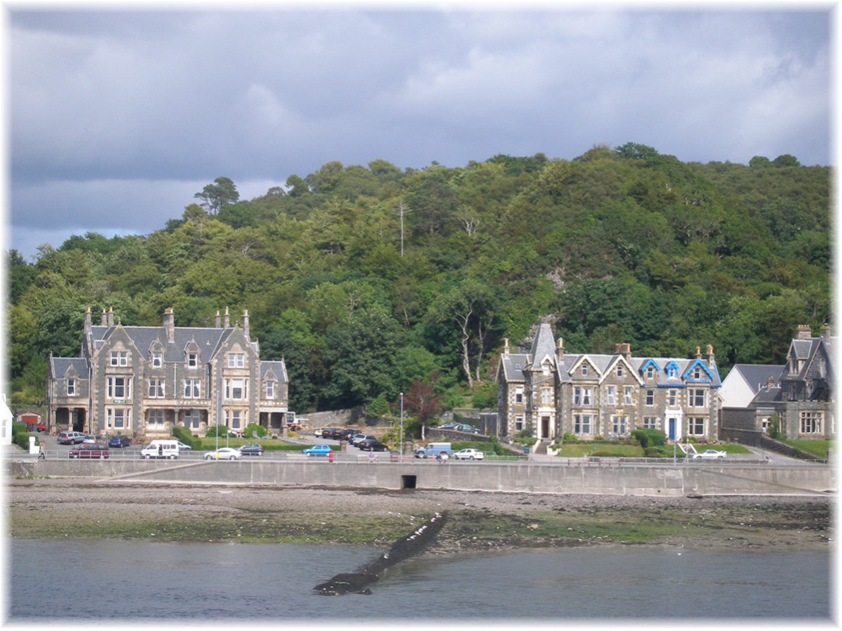 Häuser am Hafen von Oban