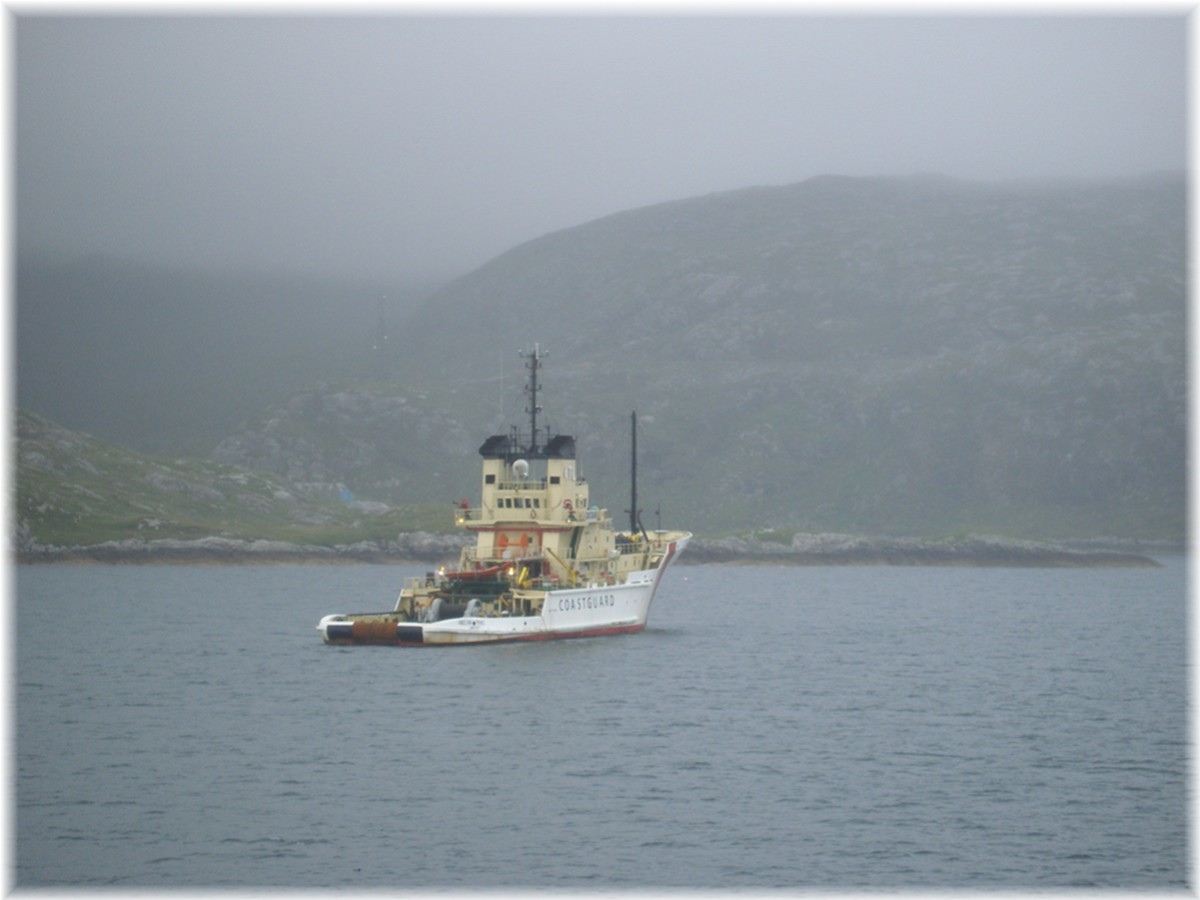 Schiff der Küstenwache vor Lewis