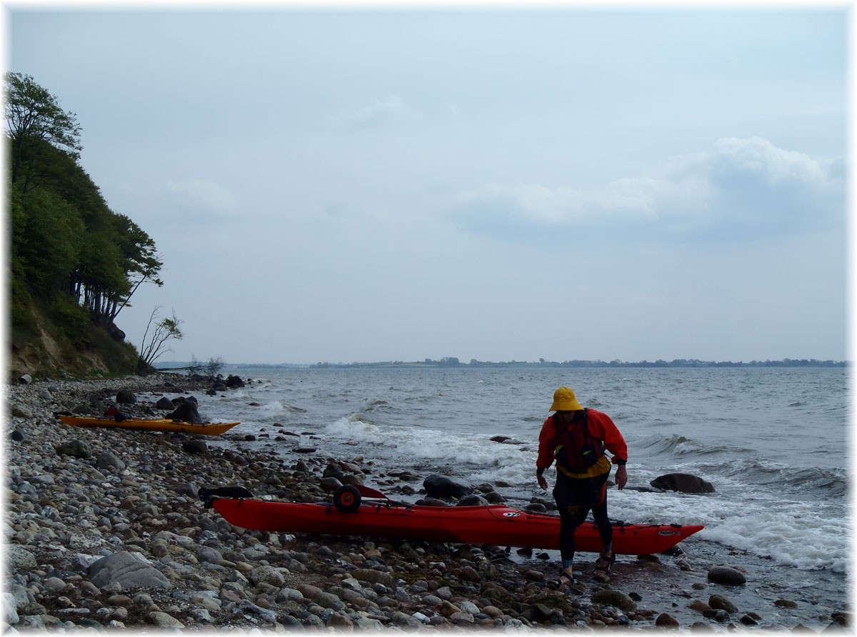 Kajaks am Ostseestrand, Dänemark