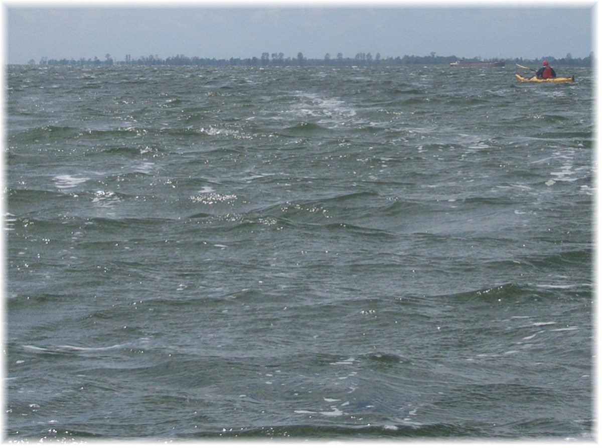 Wind peitscht über das Meer